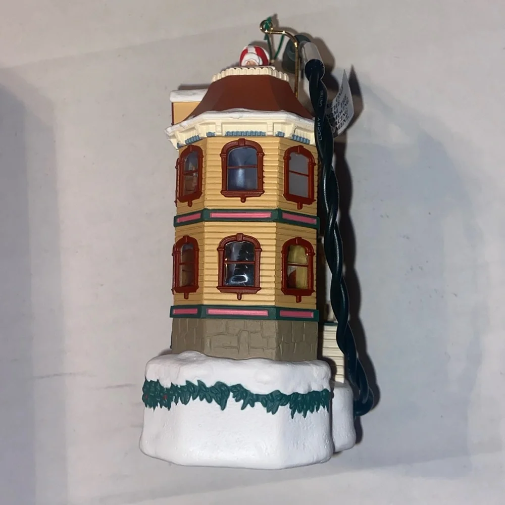 Vintage 2001 Up on the Housetop Magic Hallmark Keepsake Ornament